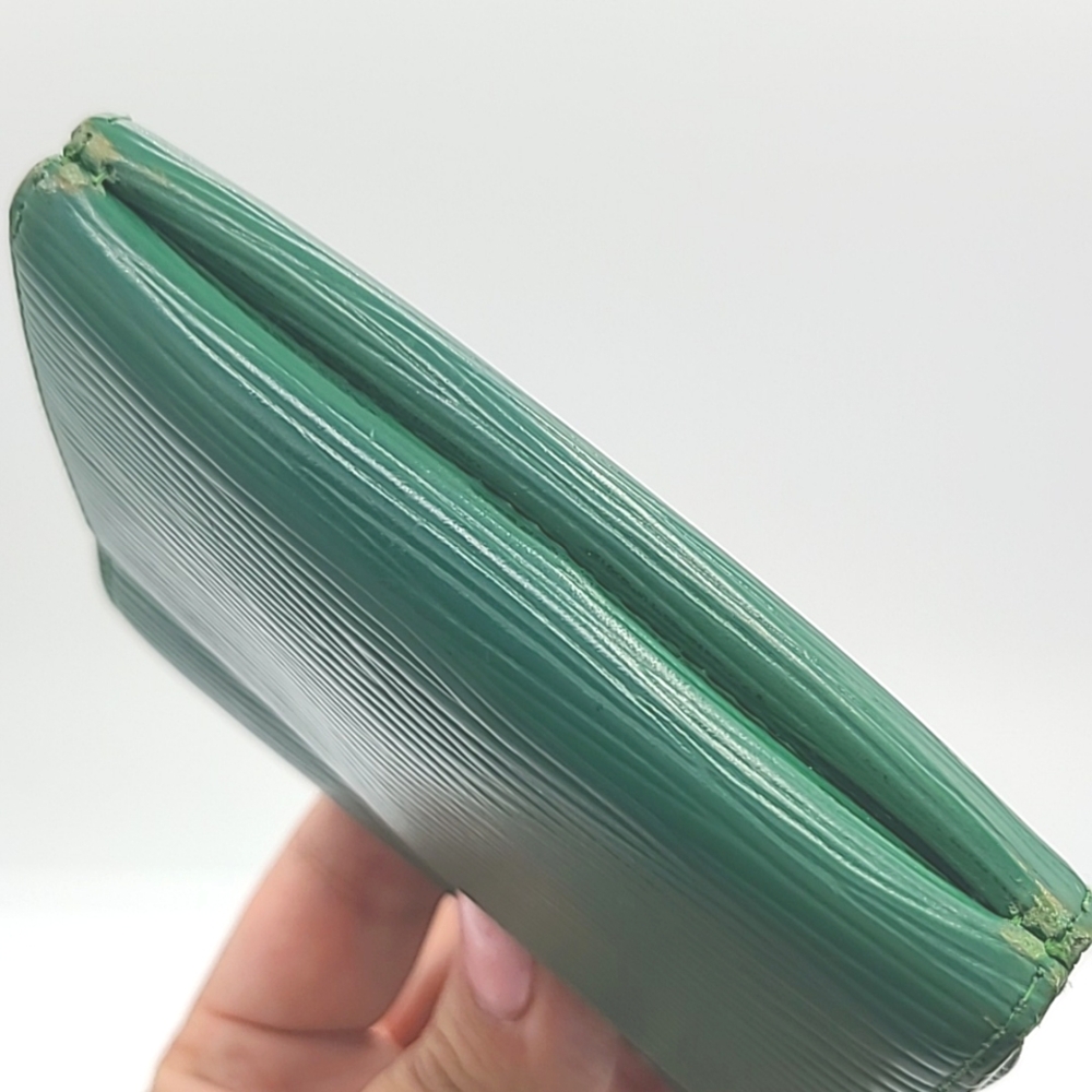 Louis Vuitton Epi Green Leather Compact Wallet - Picture 15 of 16